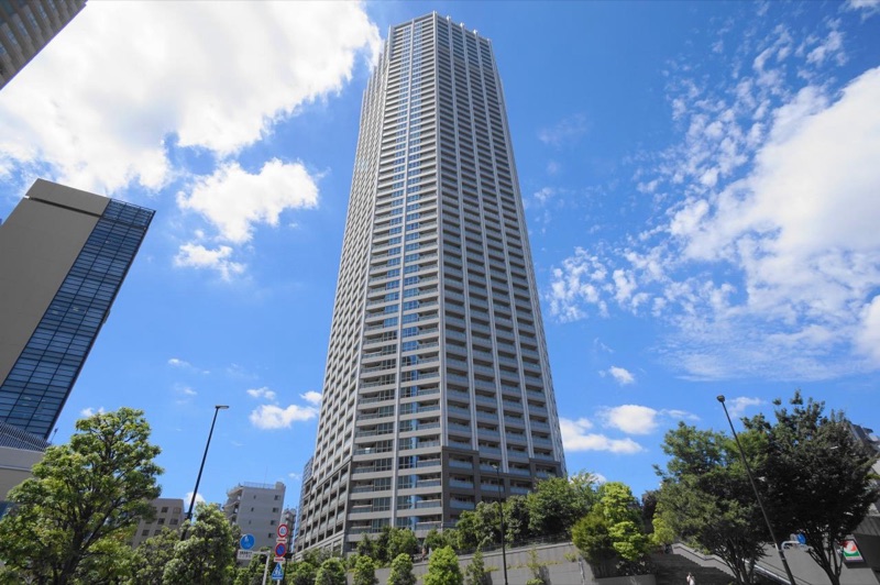 {{ 建築名稱, 005 }}